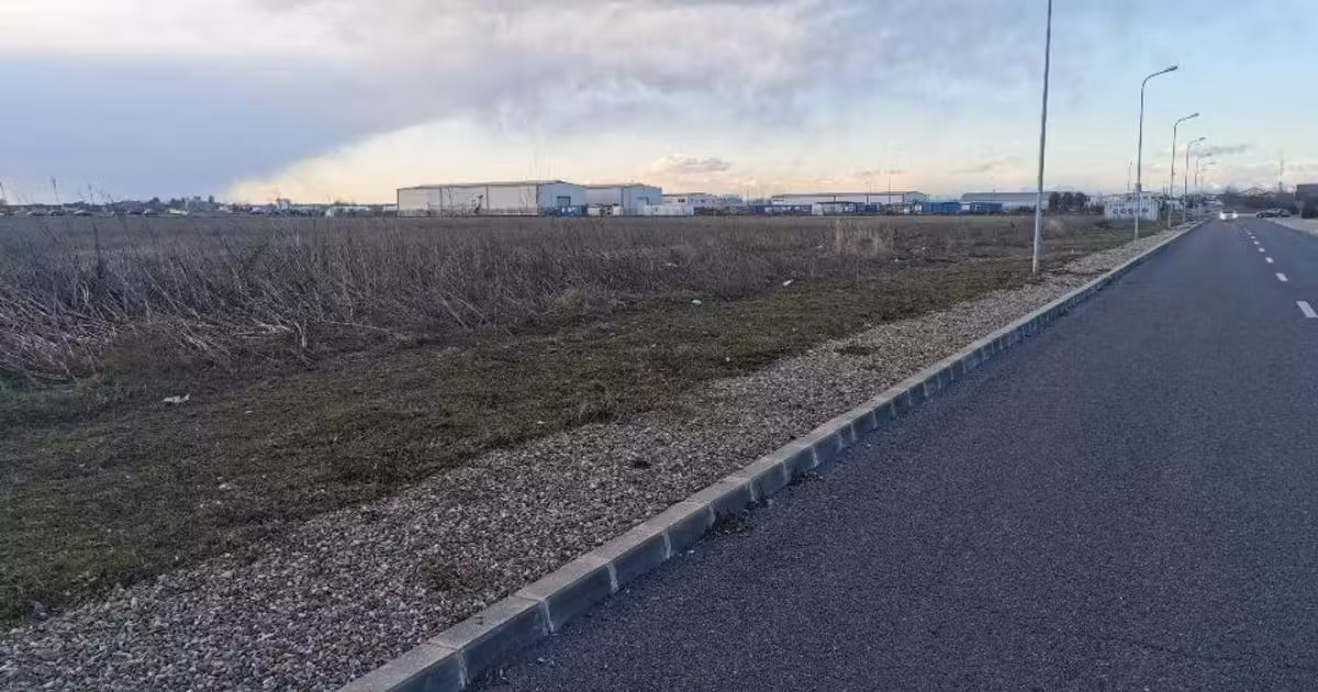 Teren Construcții intravilan de vânzare de 5000 mp, în zona Vest, Ploiești