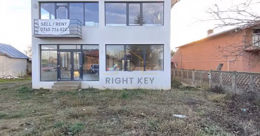 Spațiu comercial Domnești