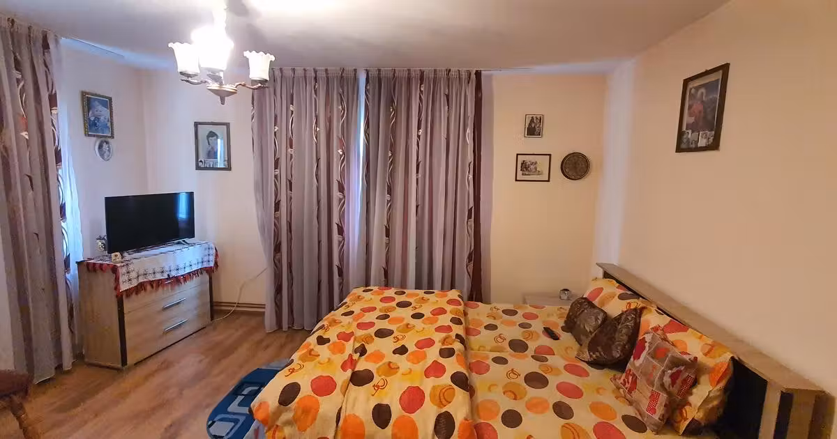 Casă de vânzare cu 3 camere în Gârdani