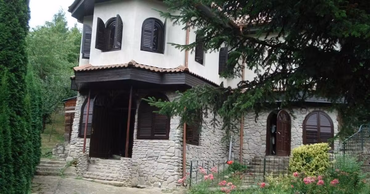 Casă de vânzare cu 15 camere în Plaiu Câmpinei