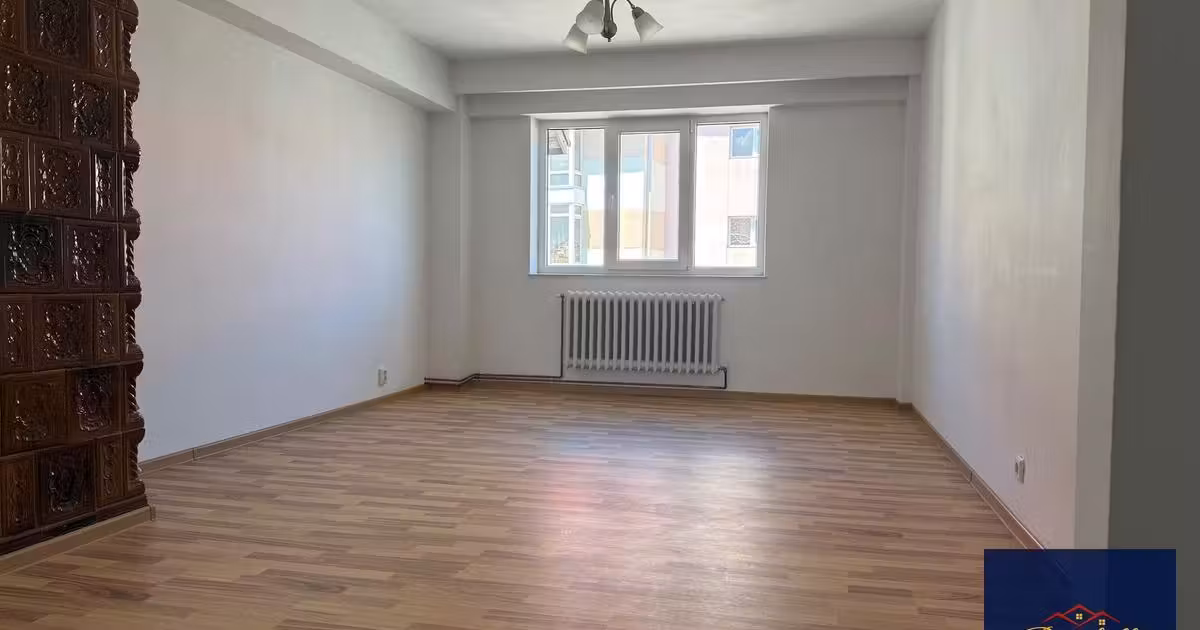 Apartament de vânzare cu 3 camere în zona Central, Botoșani