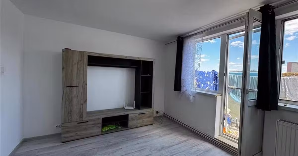 Apartament de vânzare cu 2 camere, mobilat în Câmpia Turzii