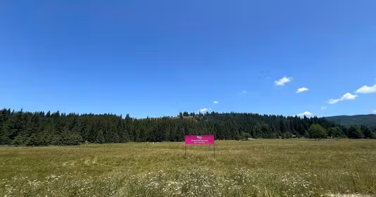 Teren Comandău