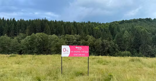 Teren Comandău