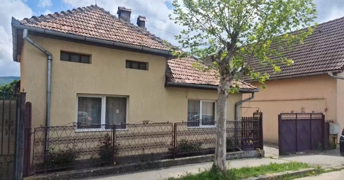 Casă individuală de vânzare cu 3 camere în Râșnov