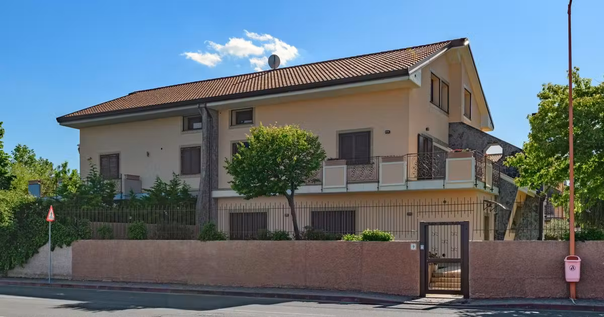 Duplex de vânzare cu 7 camere în zona Faleza Nord, Constanța