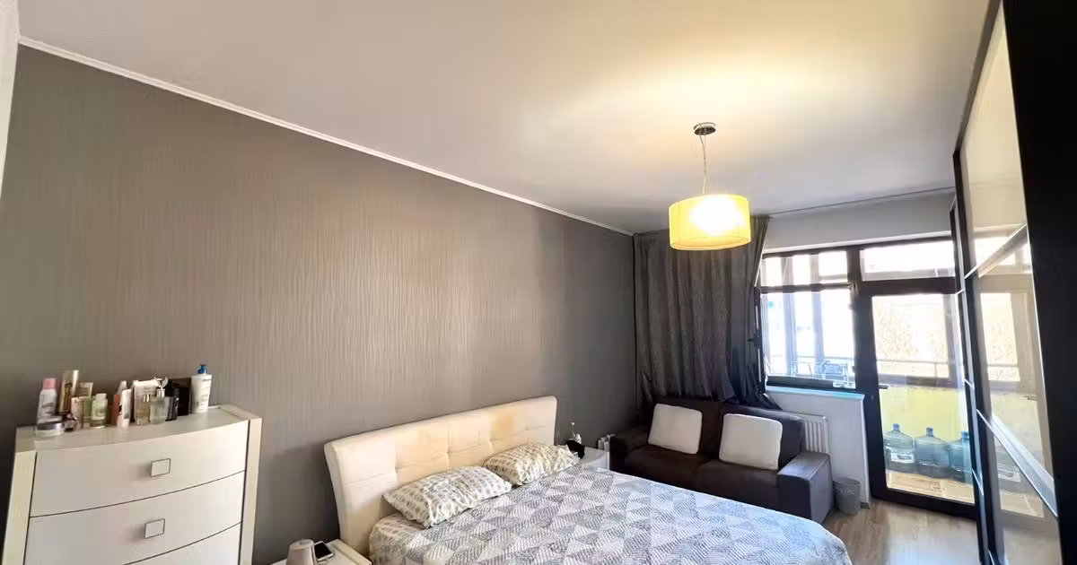 Apartament de vânzare cu 4 camere în zona P-ța Alba Iulia, Sector 3
