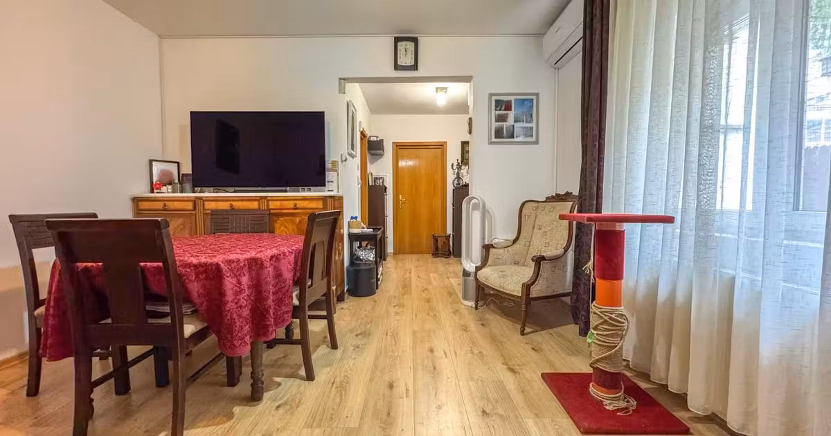Casă individuală de vânzare cu 3 camere în zona 1 Mai, Sector 1
