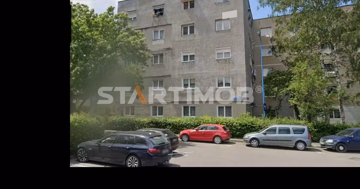 Apartament de vânzare cu 3 camere în zona Griviței, Brașov