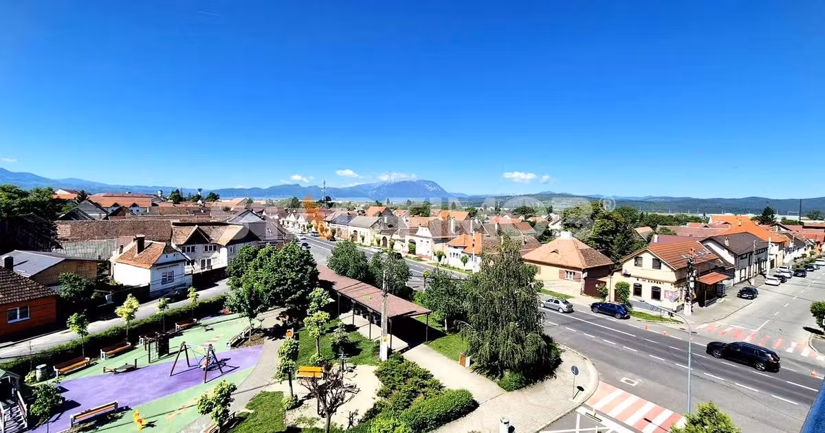 Apartament de vânzare cu 2 camere, mobilat în Râșnov