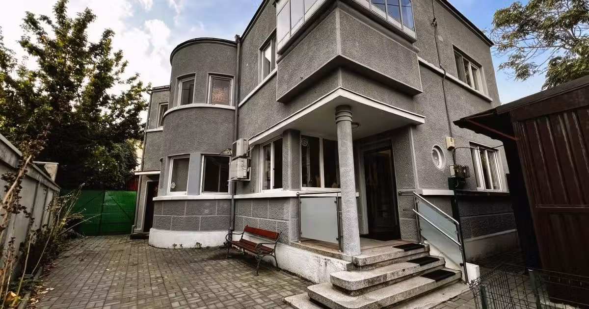 Casă individuală de vânzare cu 8 camere în zona Domenii, Sector 1