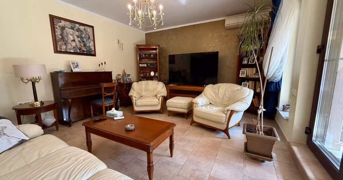 Casă individuală de vânzare cu 6 camere în Mogoșoaia