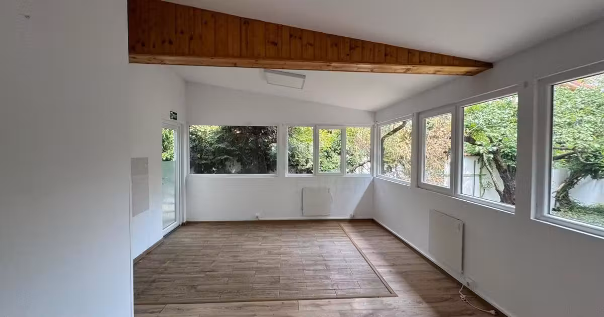 Casă individuală de vânzare cu 6 camere în zona Lacul Tei, Sector 2