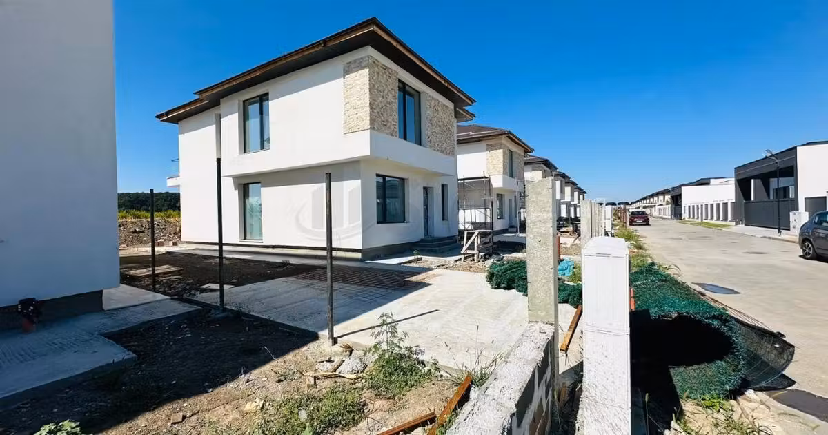 Casă individuală de vânzare cu 5 camere în Corbeanca