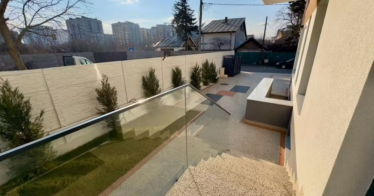 Apartament de vânzare cu 3 camere în zona Aviației, Sector 1