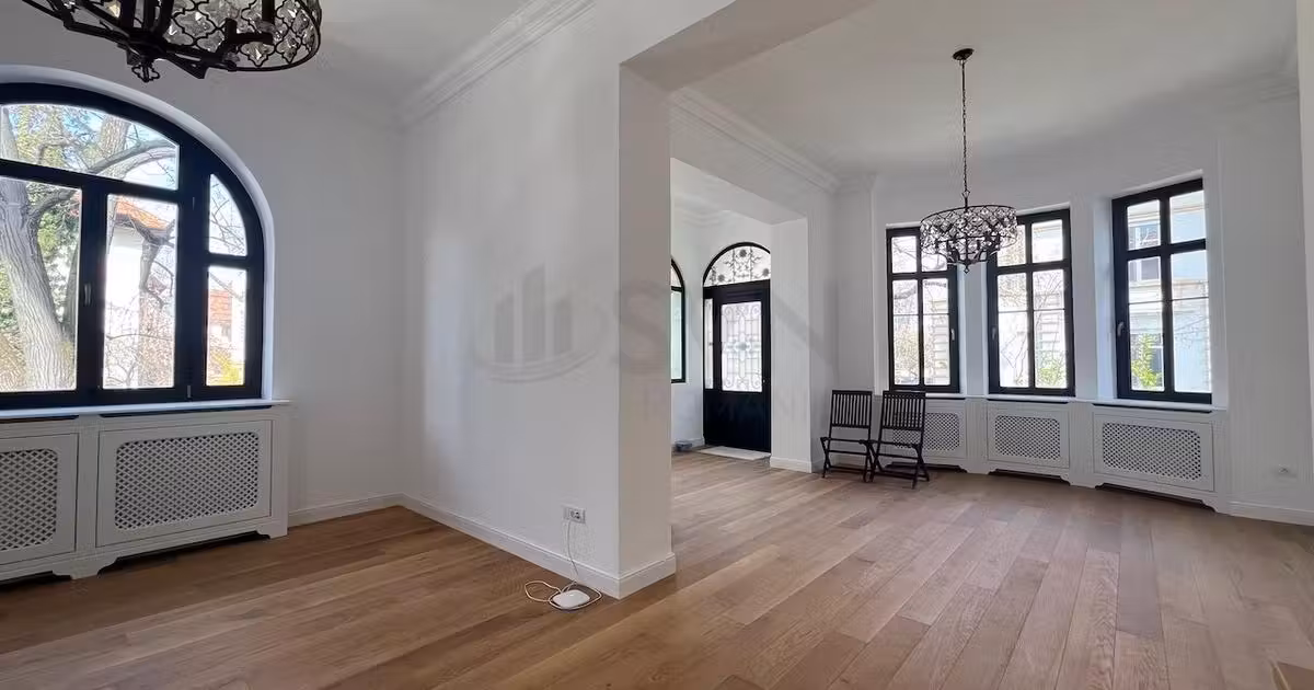 Casă individuală de vânzare cu 11 camere în zona Capitale, Sector 1