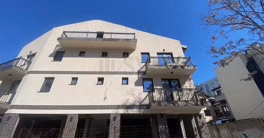 Casă Titan