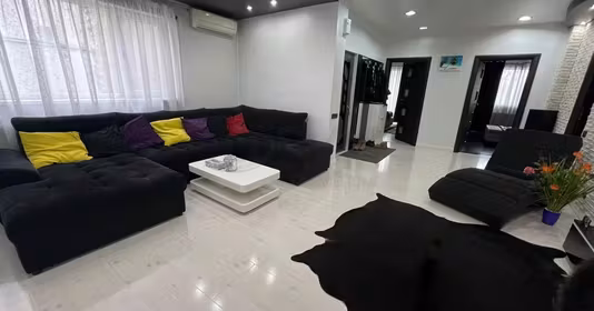 Apartament Titan