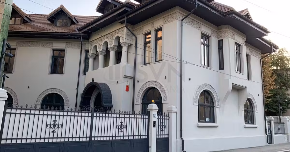 Casă individuală de vânzare cu 16 camere în zona P-ța Romană, Ultracentral