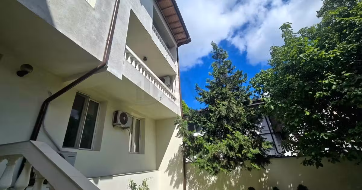 Casă individuală de vânzare cu 10 camere în zona Parcul Carol, Sector 4