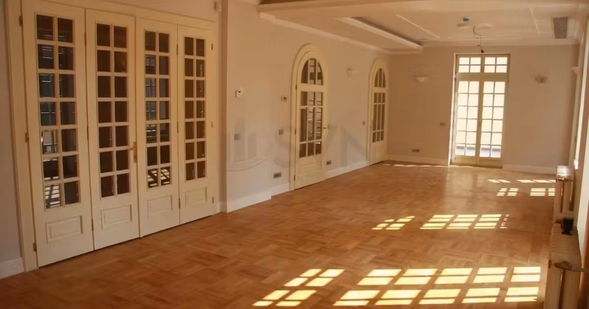 Casă individuală de vânzare cu 8 camere în zona Armeneasca, Sector 2