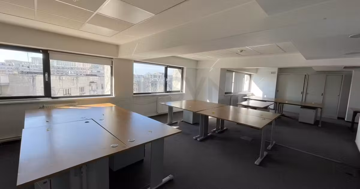 Birou · 3560 m², Unirii, București