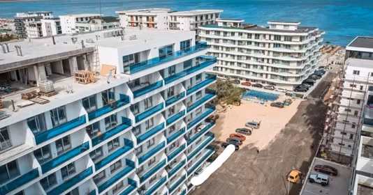 Apartament Exterior Est