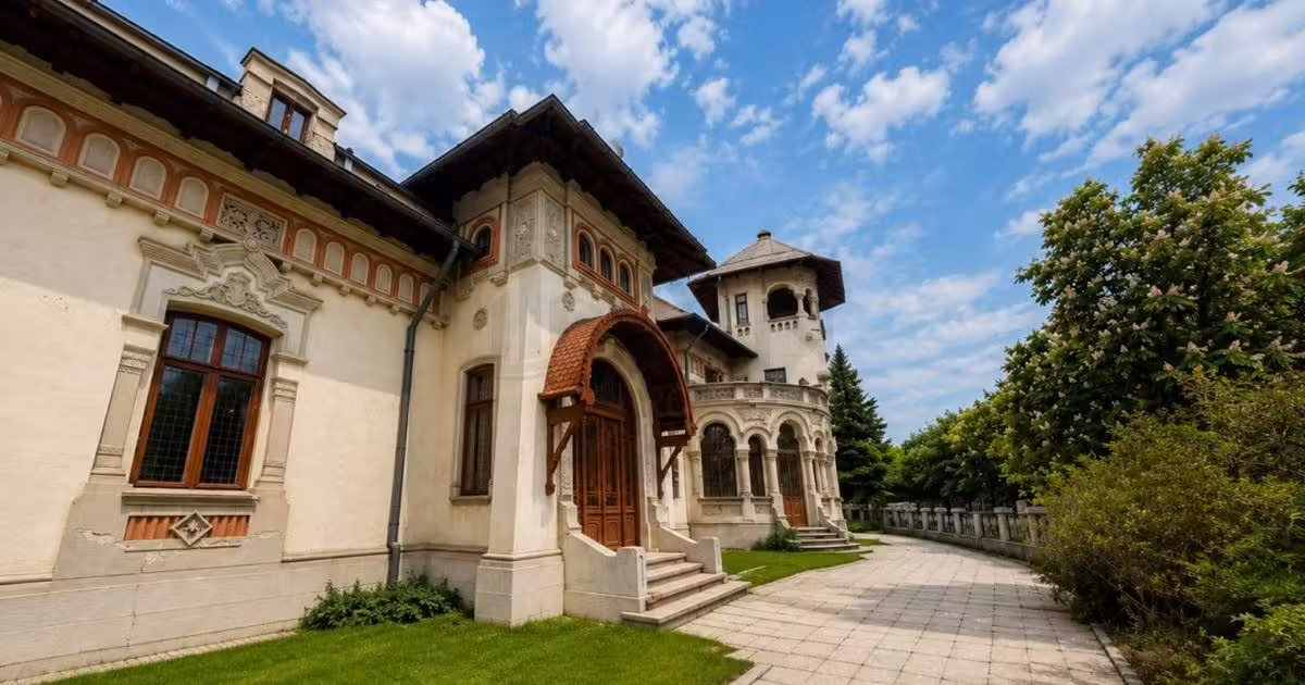 Casă individuală de vânzare cu 20 camere în zona Democrației, Ploiești