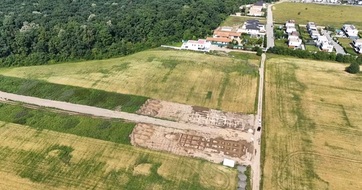 Teren agricol intravilan de vânzare de 9400 mp, în Tunari