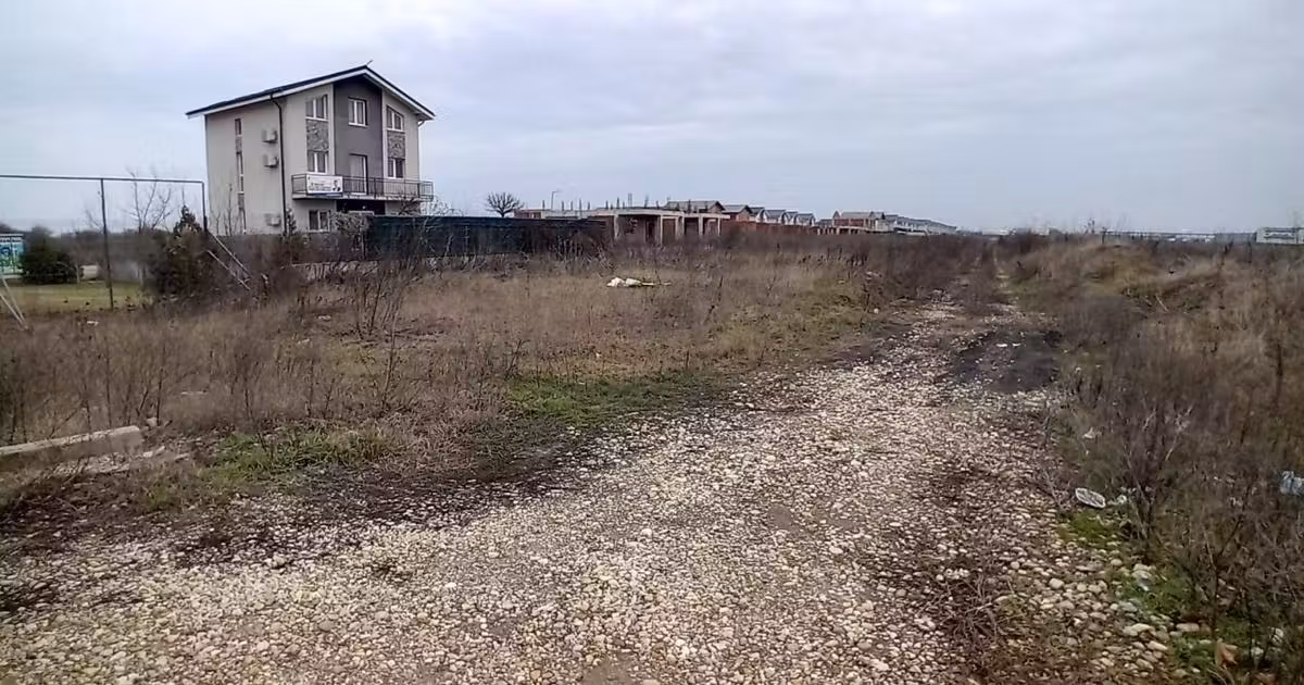 Teren Construcții intravilan de vânzare de 11075 mp, în Otopeni