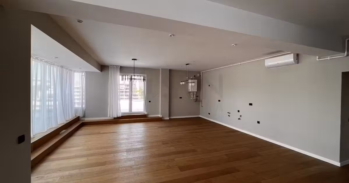 Penthouse de vânzare cu 3 camere în zona Barbu Văcărescu, Sector 2