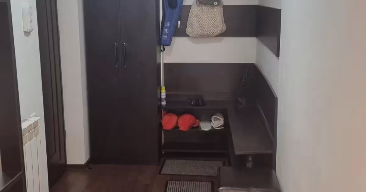 Apartament de vânzare cu 3 camere în zona Central, Râmnicu Vâlcea
