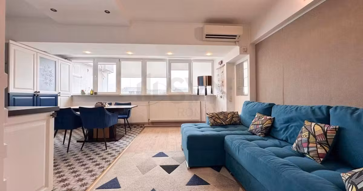 Apartament de vânzare cu 3 camere, mobilat în zona P-ța Victoriei, Ultracentral