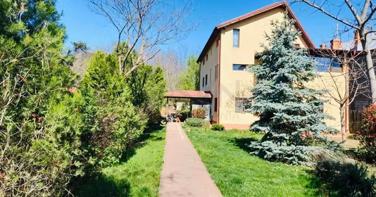 Casă Central