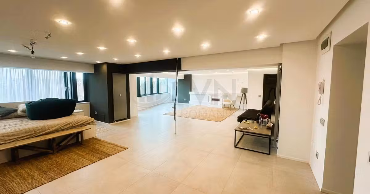 Apartament de vânzare cu 4 camere, mobilat în zona Unirii, Sector 3