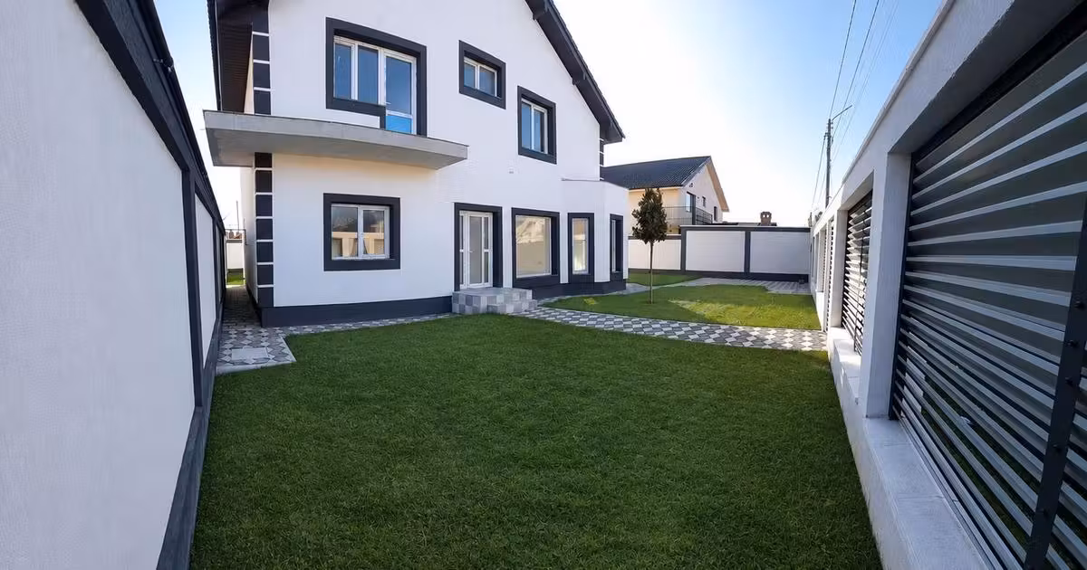 Casă individuală de vânzare cu 5 camere în Lumina