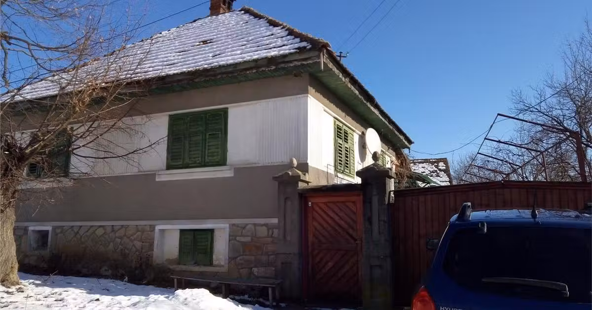 Casă de vânzare cu 5 camere în Colun