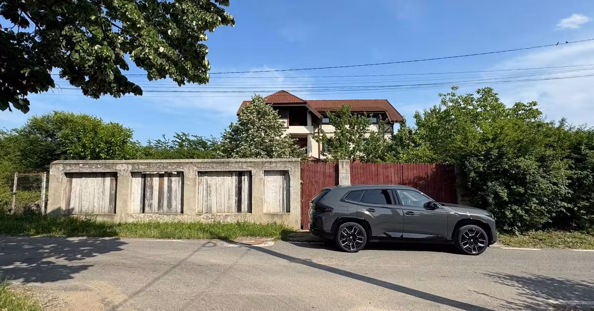 Casă de vânzare cu 11 camere în Brănești