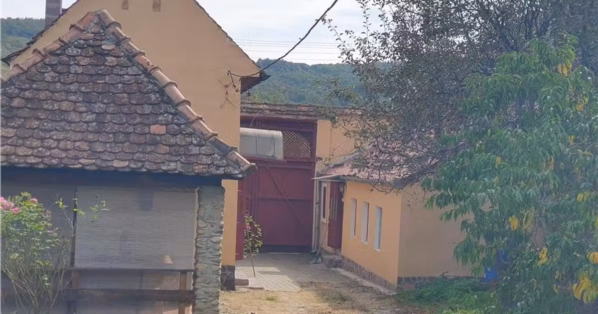 Casă de vânzare cu 3 camere în Aciliu
