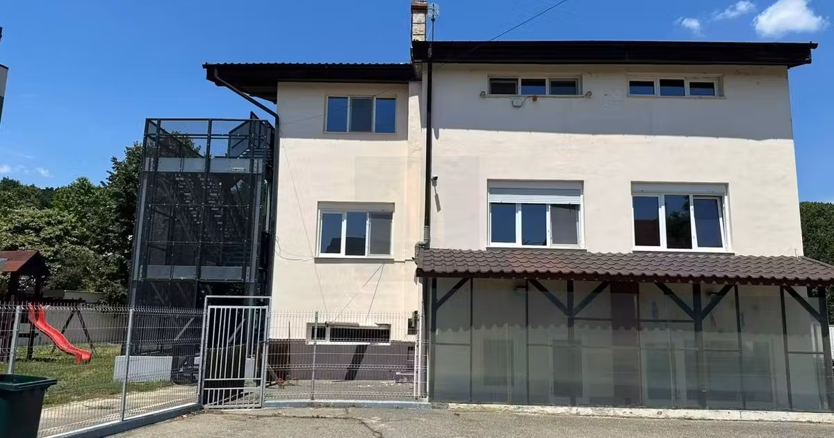 Casă individuală de vânzare cu 10 camere în zona Iancu Nicolae, Sector 1