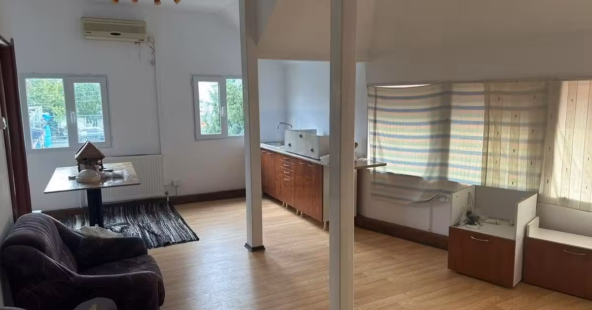 Casă individuală de vânzare cu 16 camere, mobilată în Otopeni