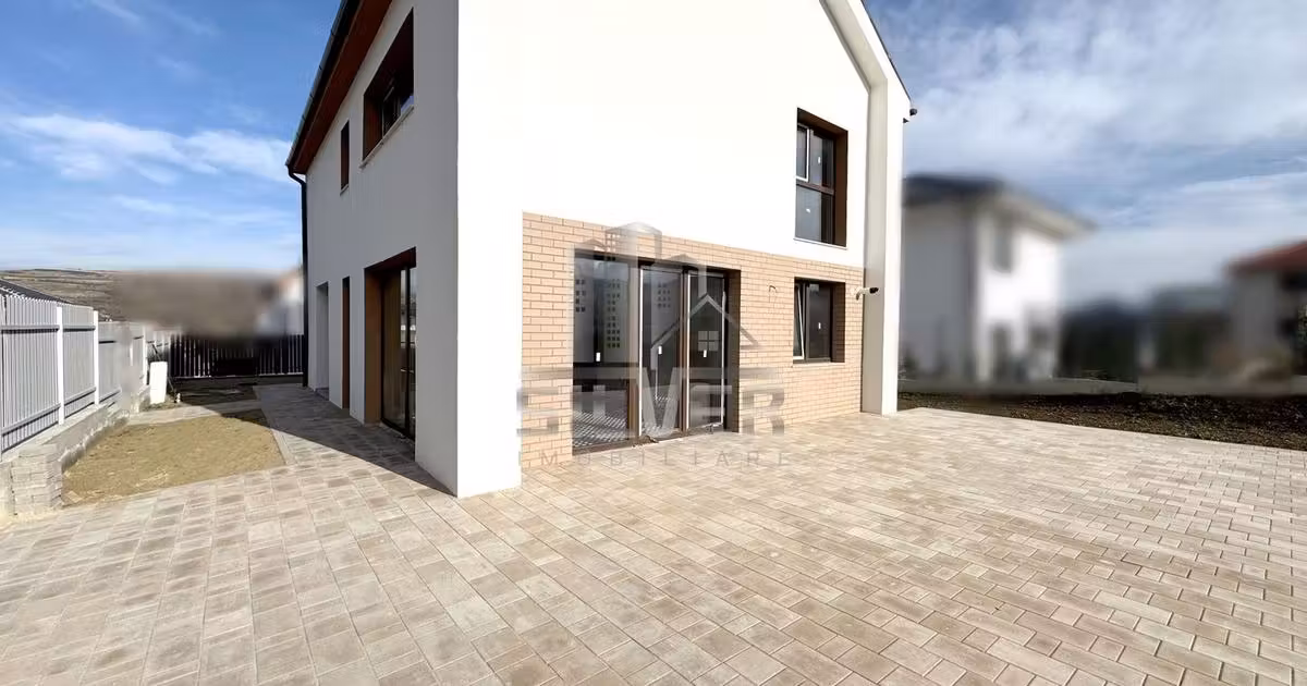 Casă individuală de vânzare cu 5 camere în Chinteni