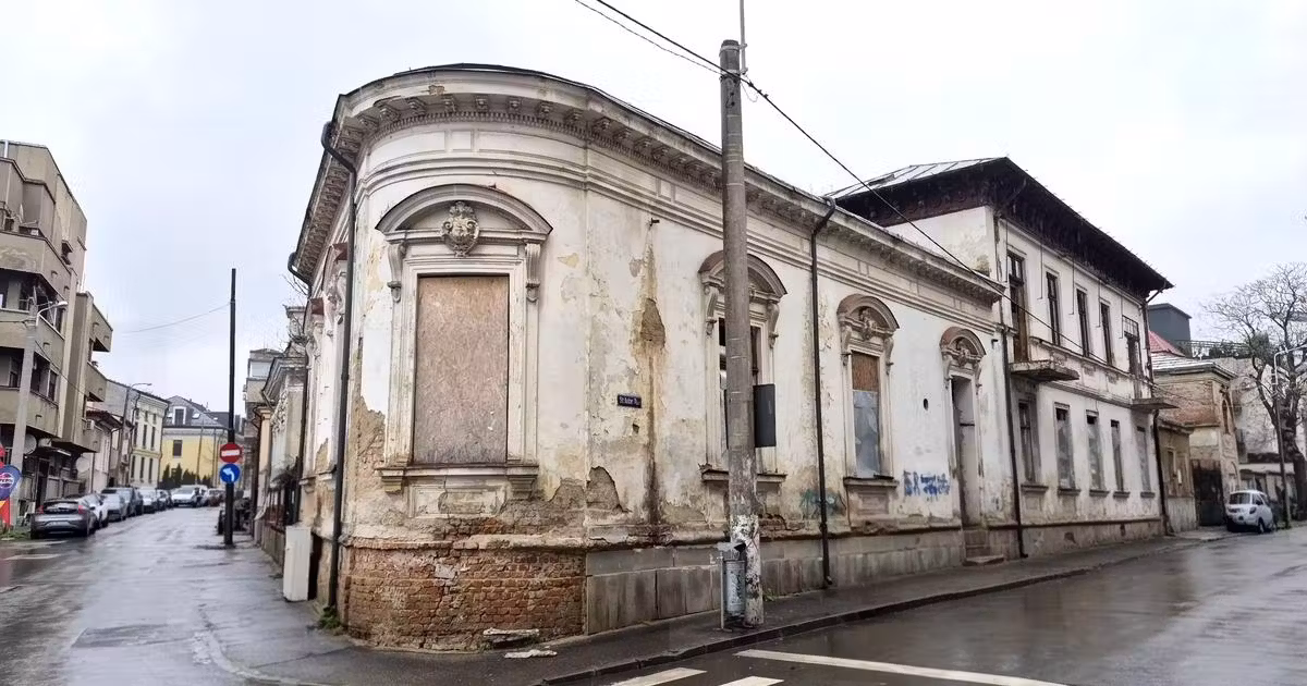 Casă individuală de vânzare cu 16 camere în zona Unirii, Sector 3