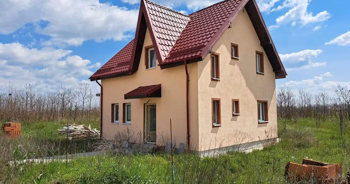 Casă individuală de vânzare cu 4 camere în Mihăilești