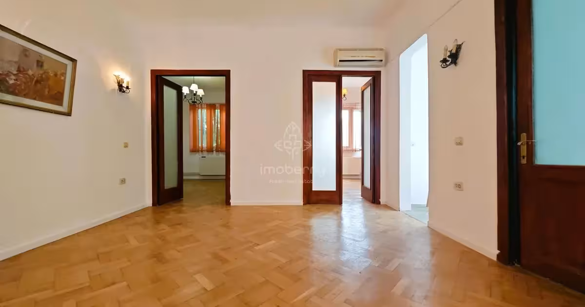 Apartament de vânzare cu 3 camere în zona Cotroceni, Sector 5