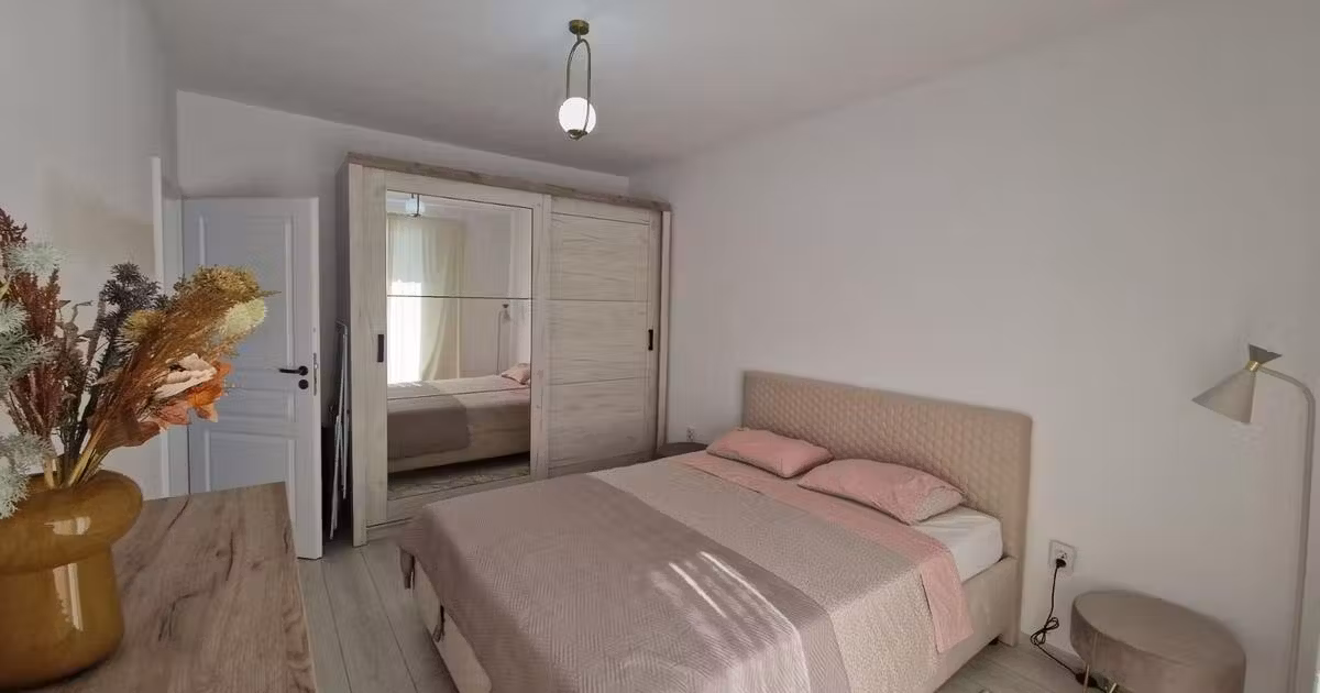 Casă de vânzare cu 3 camere, mobilată în Giroc