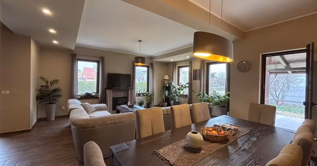 Duplex de vânzare cu 5 camere, mobilat în Dumbrăvița