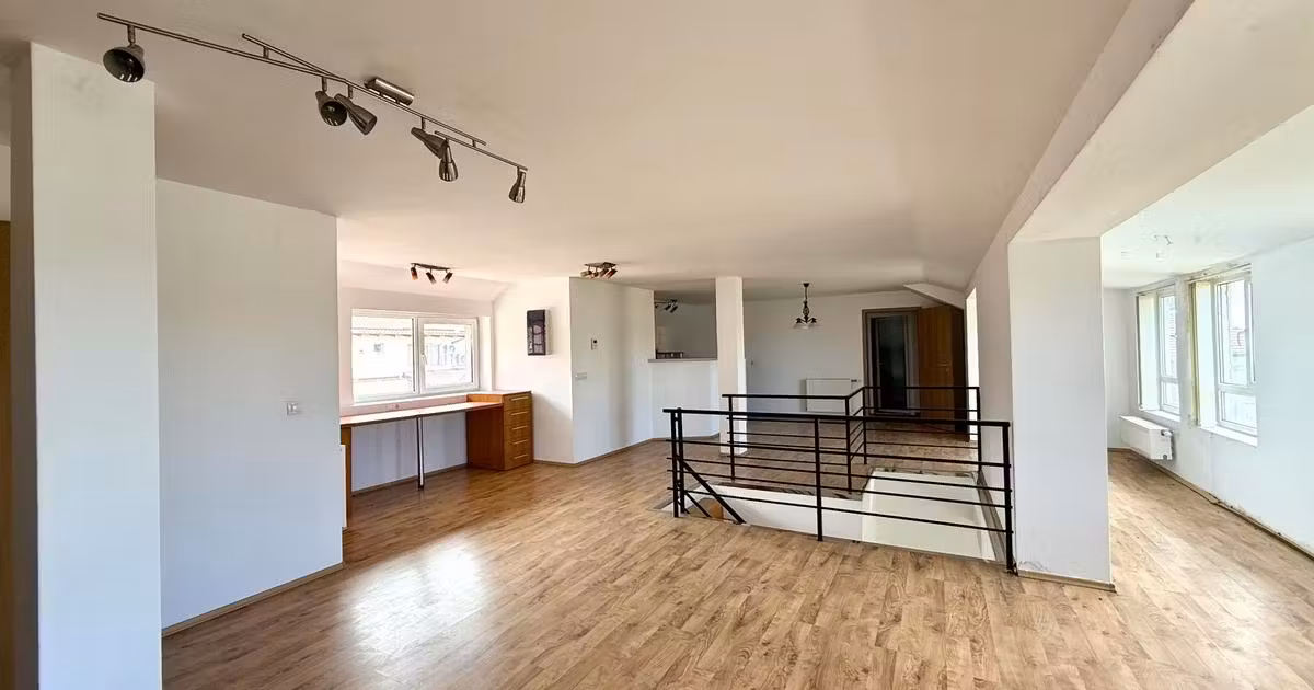 Apartament de vânzare cu 4 camere în zona Girocului, Timișoara