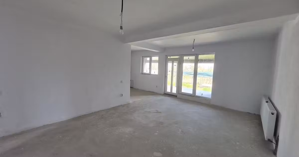 Duplex de vânzare cu 4 camere în Parța
