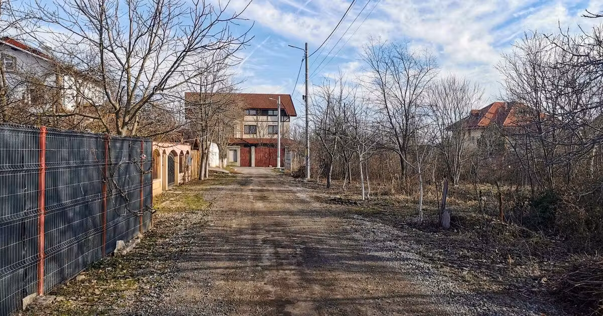 Teren Construcții intravilan de vânzare de 1013 mp, în Pasărea